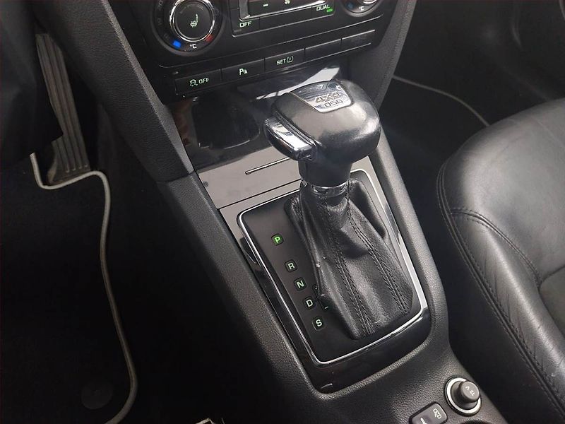 Škoda Octavia (2011) Laurin&Klement 2.0 TDI, 4X4 - fotka 13 z 20