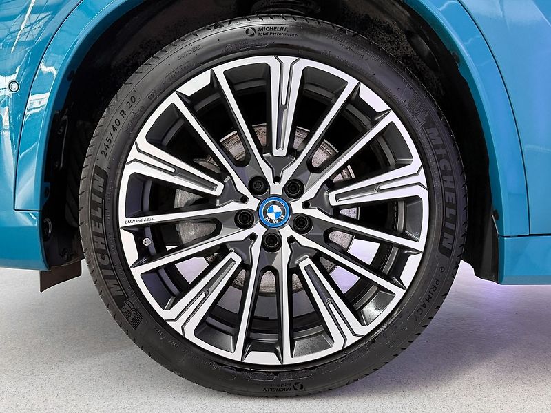BMW iX1 xDrive 30 M-PAKET, INDIVIDUAL, - fotka 9 z 38