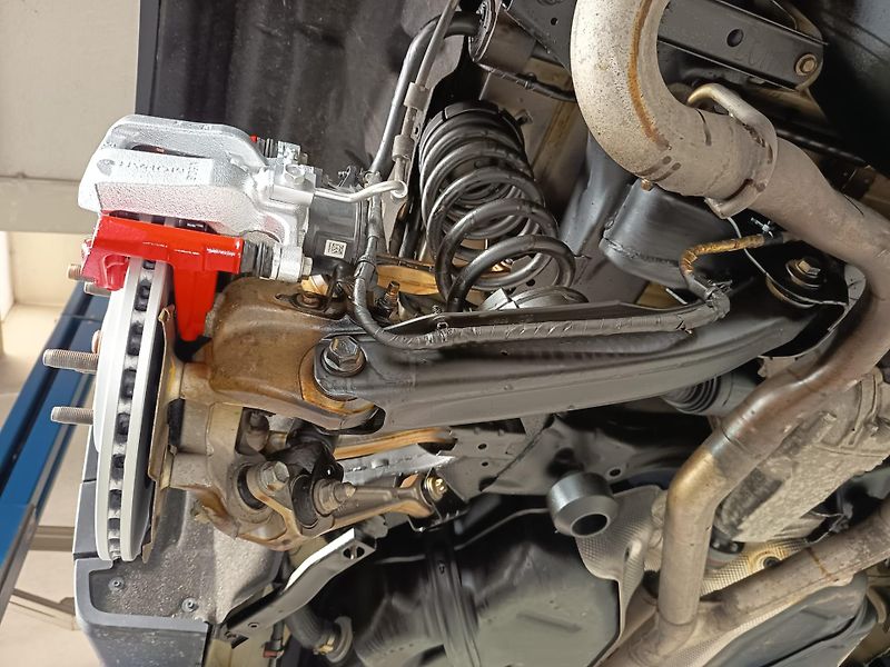 Jeep Grand Cherokee (2021) 3,6L 4x4 LIMITED L, REZERVACE - fotka 43 z 49