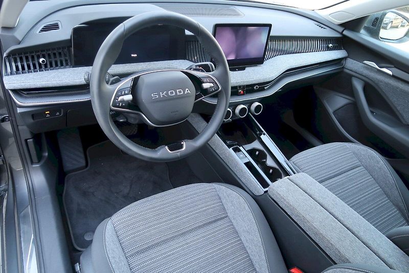 Škoda Superb (2026) Combi  Selection 1,5 TSi e- Te - fotka 6 z 32
