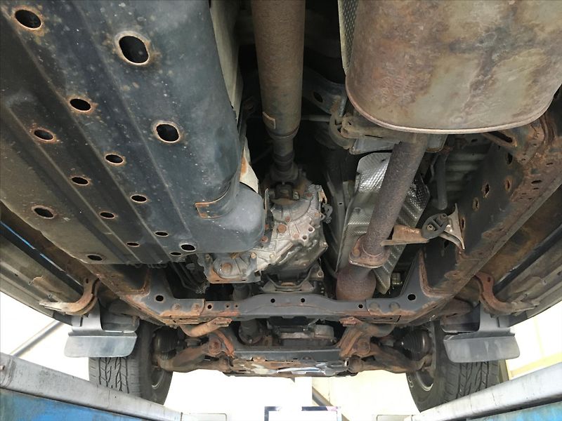 Toyota Land Cruiser 3,0 D-4D 127kW 8-míst ČR 1.maj - fotka 34 z 44