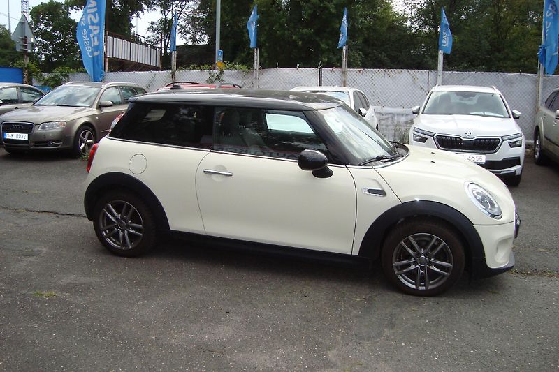 Mini Cooper (2017) 1.5 D, AUTOMAT - fotka 8 z 66