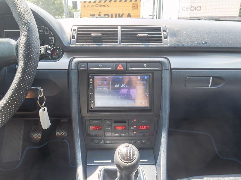 Audi A4 (2007) 2.0TDI 103KW – PO ROZVODECH - fotka 18 z 35
