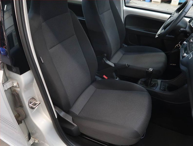 Škoda Citigo (2014) Elegance 1.0 MPI - fotka 9 z 16