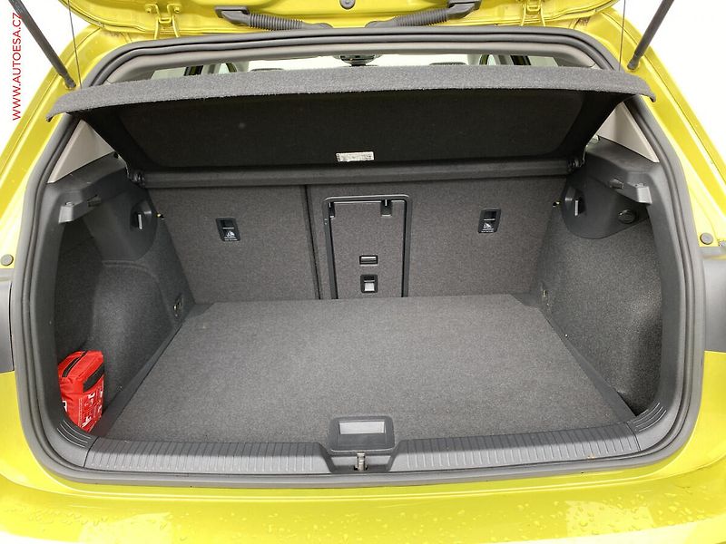 Volkswagen Golf (2020) 2.0 TDi, Life, DSG, šíbr - fotka 7 z 19