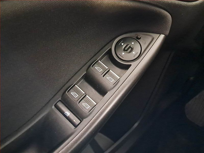 Ford Focus (2017) 1.5 EcoBoost, Serv.kniha, Navi - fotka 18 z 19