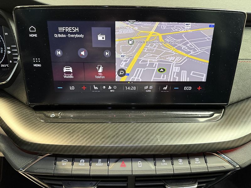 Škoda Octavia 1.4 TSI iV 180kW DSG RS - fotka 7 z 15