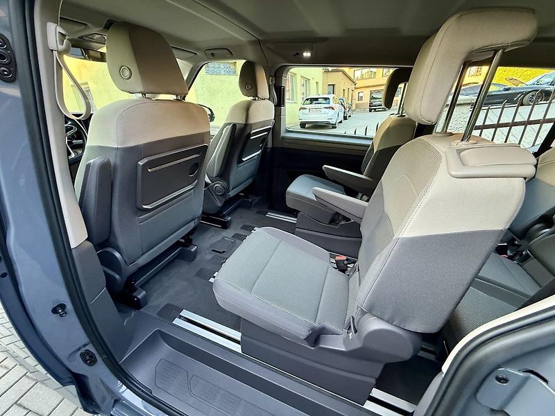 Volkswagen Multivan (2024) 2,0TSi 150kW LIFE DSG Koup.ČR - fotka 20 z 21