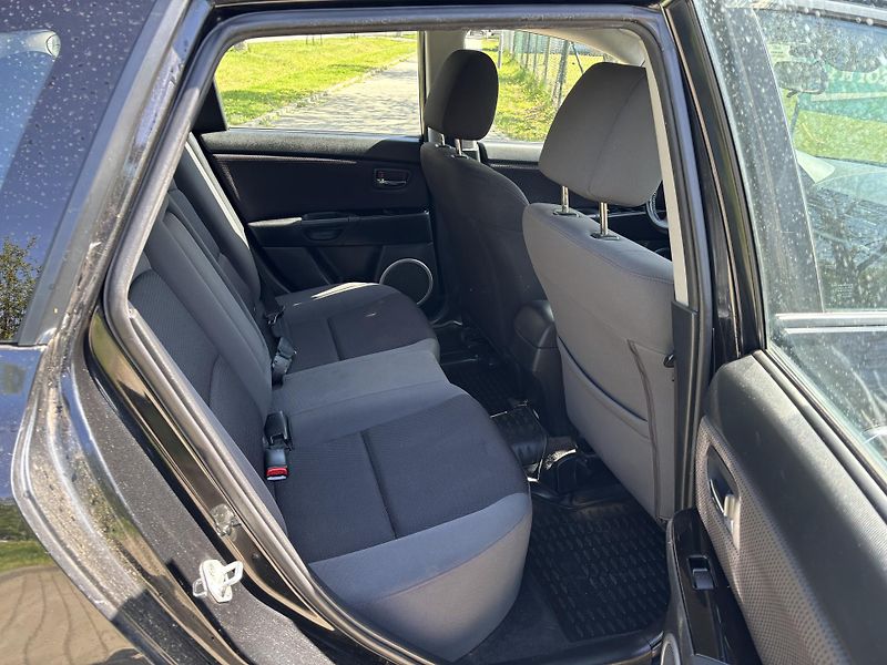 Mazda 3 1.6 Sport Active - fotka 19 z 26