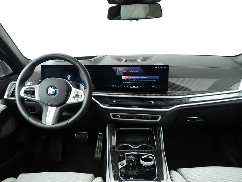 BMW X5 xDrive40d - fotka 12 z 24