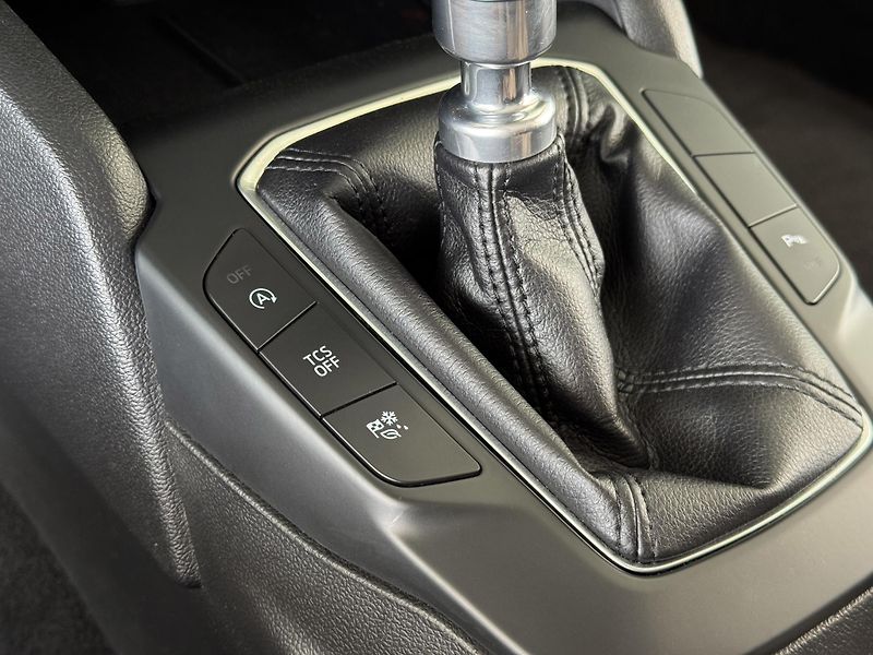 Ford Focus 1,5TDCi 88kW*Vyhř.Volant*Navi - fotka 25 z 33
