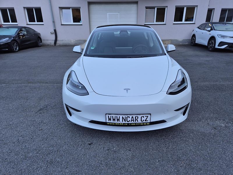 Tesla Model 3 STANDART RANGE 239w SOH 96,5% - fotka 9 z 48