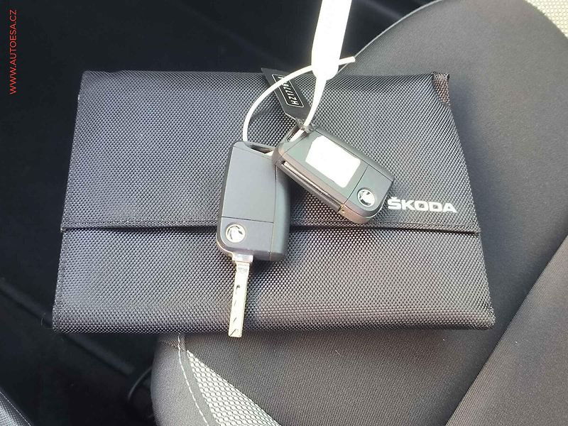 Škoda Fabia (2017) 1.2 TSI, ČR, AC, temp - fotka 15 z 15