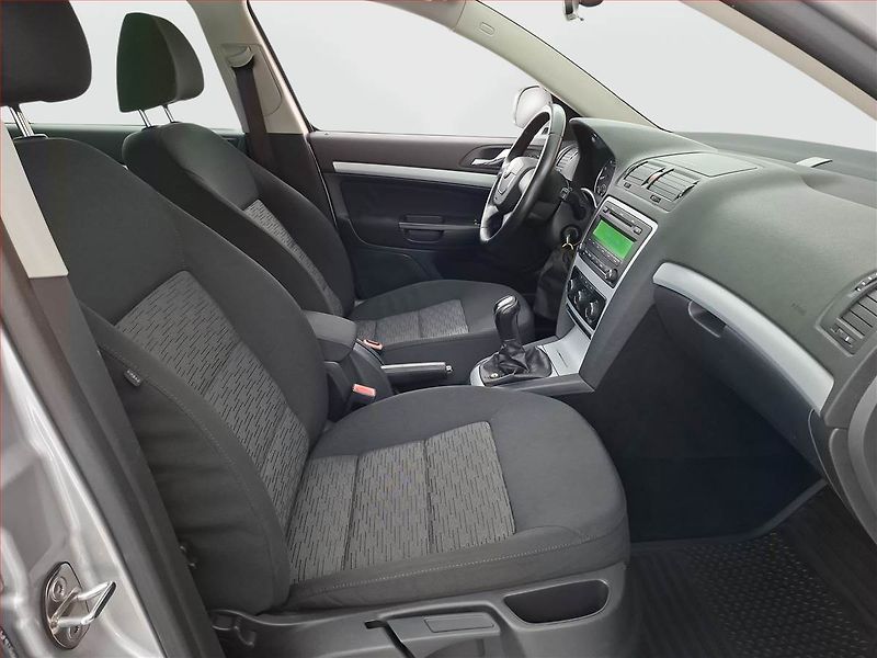 Škoda Octavia (2011) 1.2 TSI, Serv.kniha, po STK - fotka 9 z 16