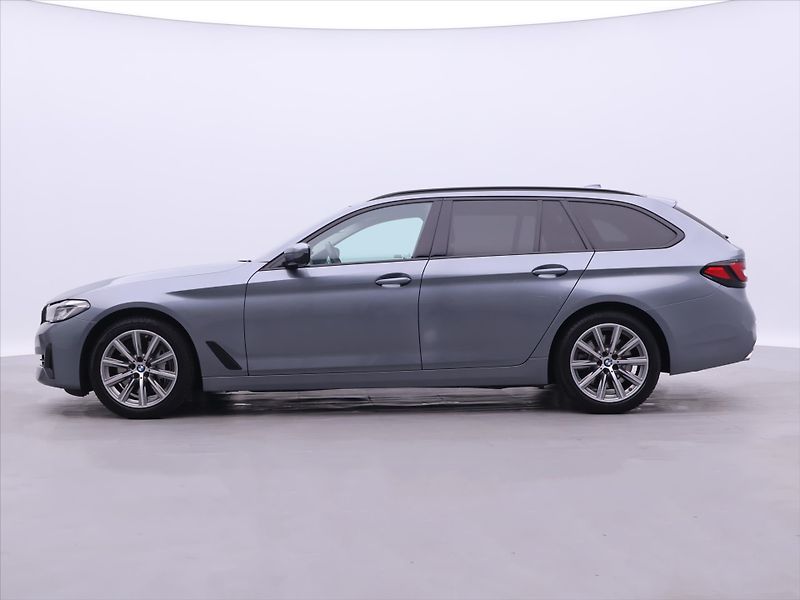 BMW Řada 5 3,0 530d 183kW xDrive Touring - fotka 4 z 35