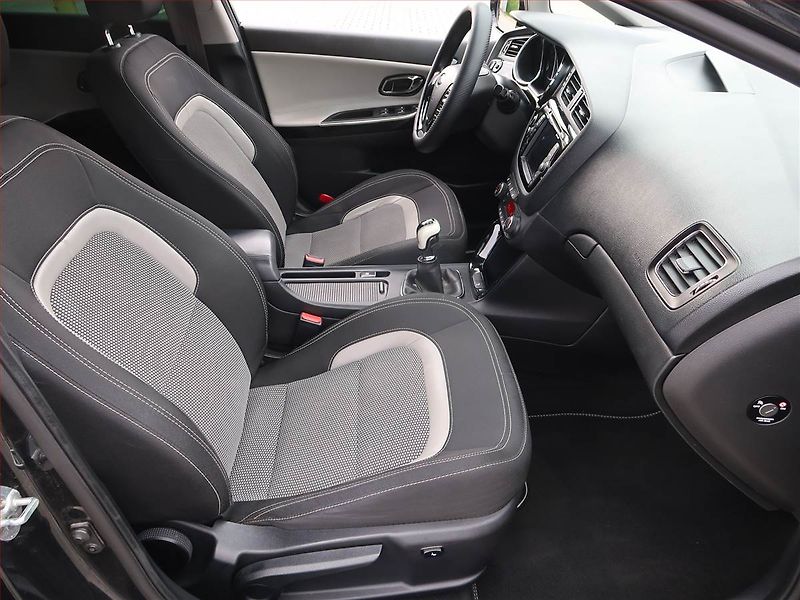 Kia Ceed (2014) Platinum 1.6 CRDi, Serv.kniha - fotka 9 z 18
