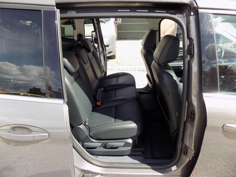 Ford Grand C-MAX 2,2 TDCI 103 KW AUTO/AC, TEMP - fotka 26 z 45
