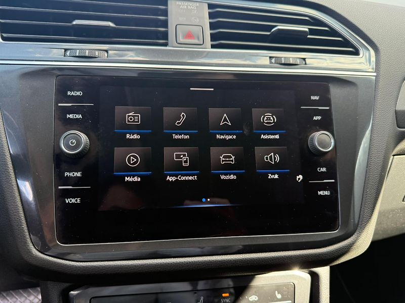 Volkswagen Tiguan 2.0 TDI 147kw DSG 4x4 - fotka 11 z 23
