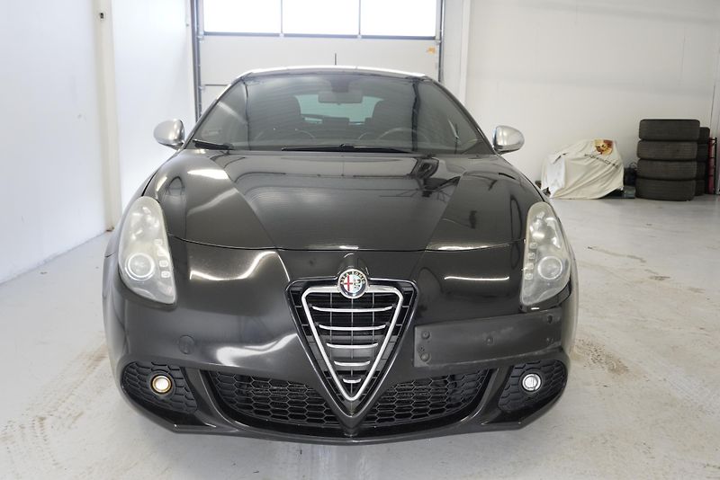 Alfa Romeo Giulietta 1.75 TBI QUADRIFOGLIO VERDE - fotka 2 z 27