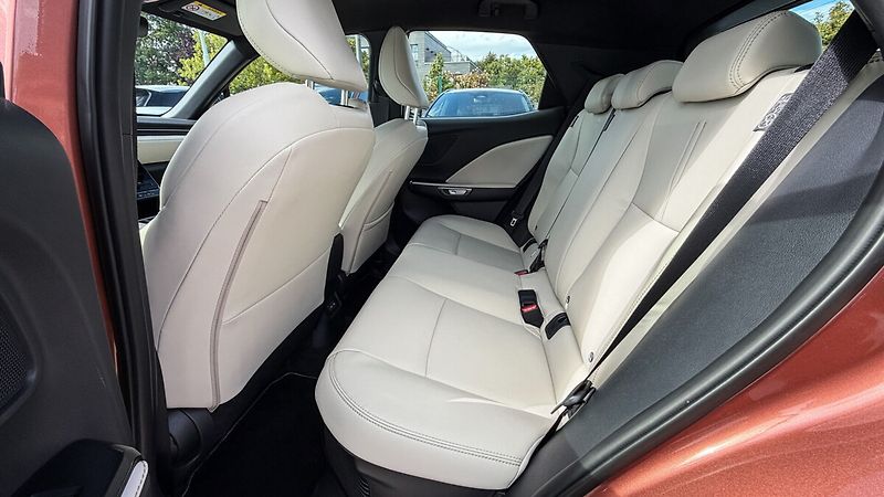 Lexus LBX 1,5 HEV ELEGANT TECH - fotka 18 z 24