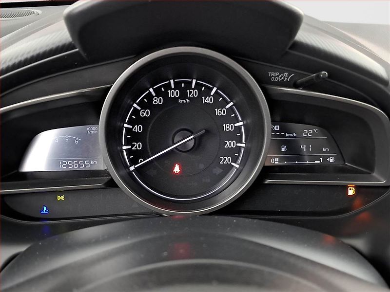 Mazda 2 (2019) 1.5 16V, ČR,1.maj, Tempomat - fotka 11 z 19