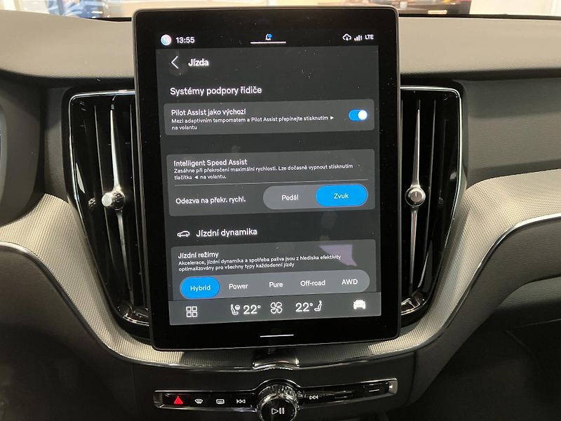 Volvo XC60 T6 AWD Black Edition Plus AT8 - fotka 31 z 40