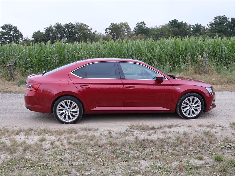 Škoda Superb 2,0 TSI 206kW DSG 4x4 CZ L&K - fotka 8 z 29