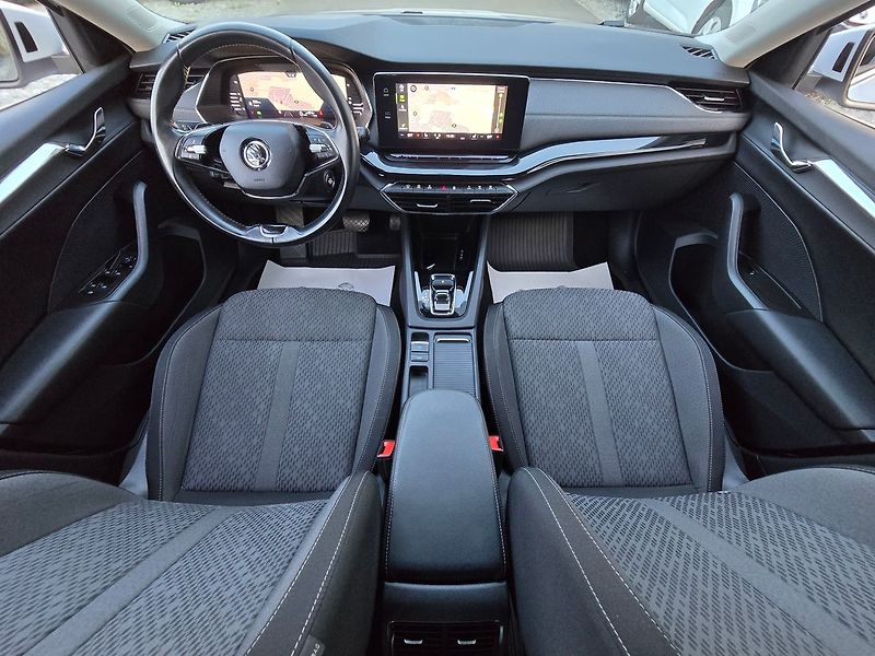 Škoda Octavia 2.0TDi 110kW DSG STYLE + NAVI - fotka 8 z 44