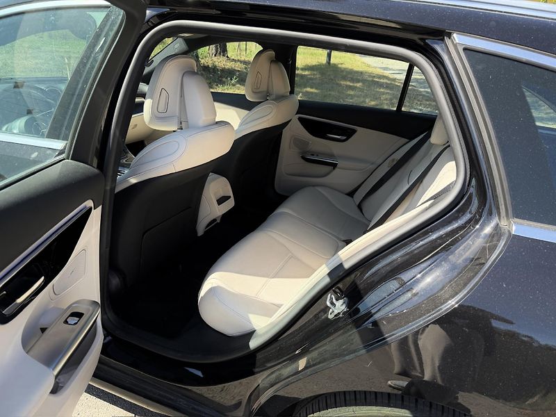 Mercedes-Benz Třídy C (2023) C220d, 4MATIC, ZÁRUKA - fotka 12 z 13