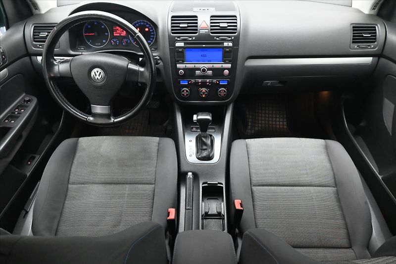 Volkswagen Golf 2,0 TDI 103 kW DSG Trend Nová - fotka 15 z 29