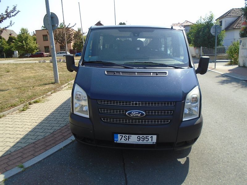 Ford Transit (2011) 2.2 TDCi L2H1 9 míst 5 dveří - fotka 3 z 30