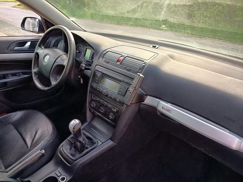 Škoda Octavia (2007) Scout 4x4 2.0i 110 kw - fotka 27 z 41