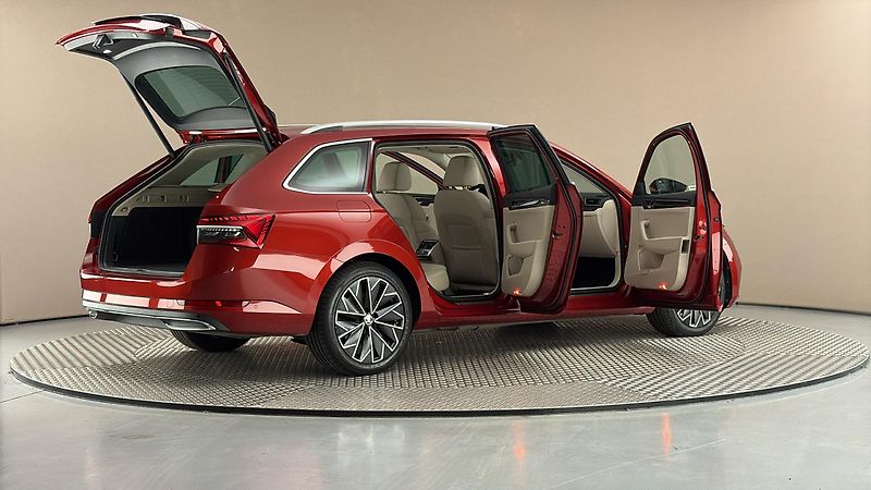 Škoda Superb 1.4 TSI iV DSG L&K Combi - fotka 6 z 37