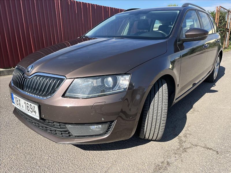 Škoda Octavia 2,0 TDi STYLE ROZVODY SERVIS - fotka 43 z 46