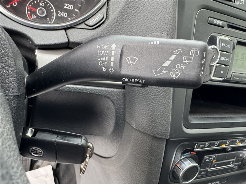 Volkswagen Golf 1,4 i 16V TRENDLINE 1.maj. ČR - fotka 36 z 50