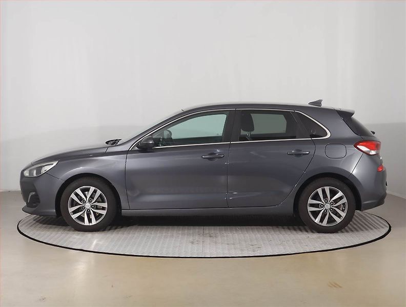 Hyundai i30 (2020) 1.4 T-GDI, Serv.kniha - fotka 3 z 21