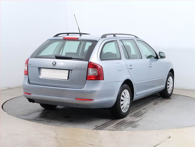 Škoda Octavia (2010) 1.4 TSI, Automat, Tempomat - fotka 5 z 15