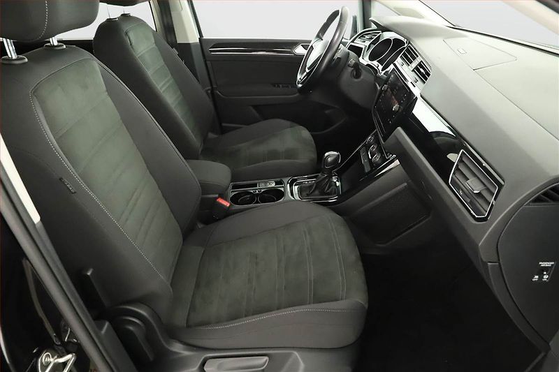 Volkswagen Touran (2020) 2.0 TDI, Automat, 7 míst - fotka 7 z 15