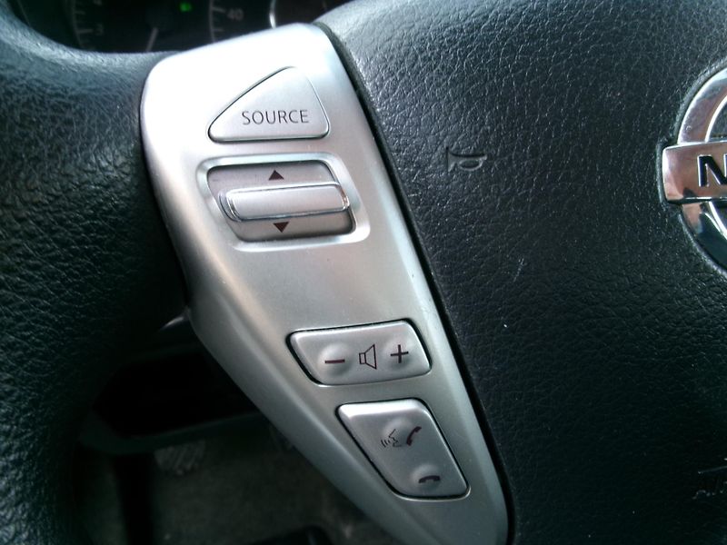 Nissan Note (2013) 1.2i AC BT HF ALU TEMP - fotka 20 z 28