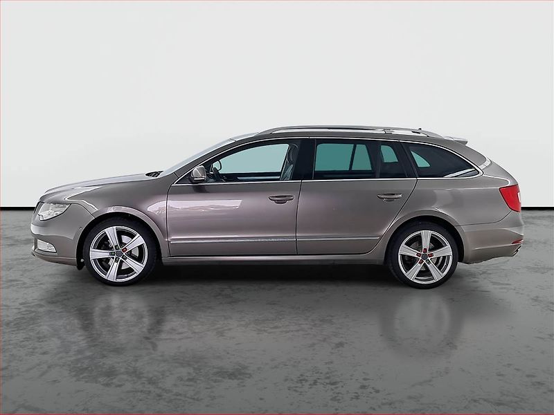 Škoda Superb (2010) Elegance 2.0 TDI, Navi, Xenony - fotka 3 z 23