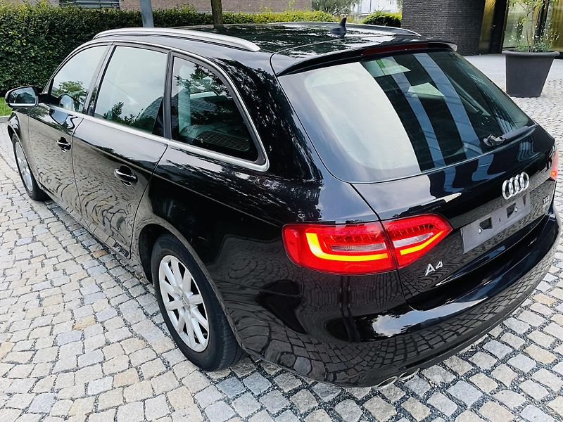 Audi A4 2.0TDI MAN 1MAJITEL VÝHŘEV LED - fotka 17 z 42