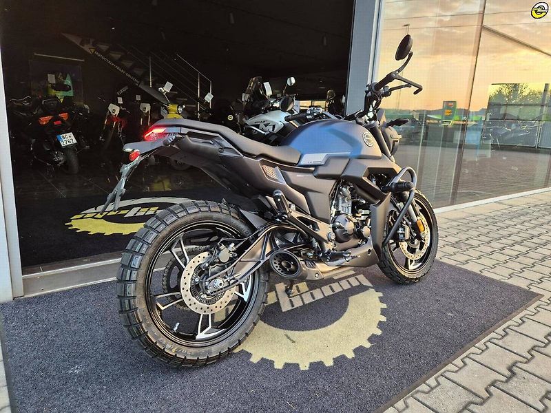 Zontes 125 G1 (2026) Scrambler litá kola - fotka 4 z 17