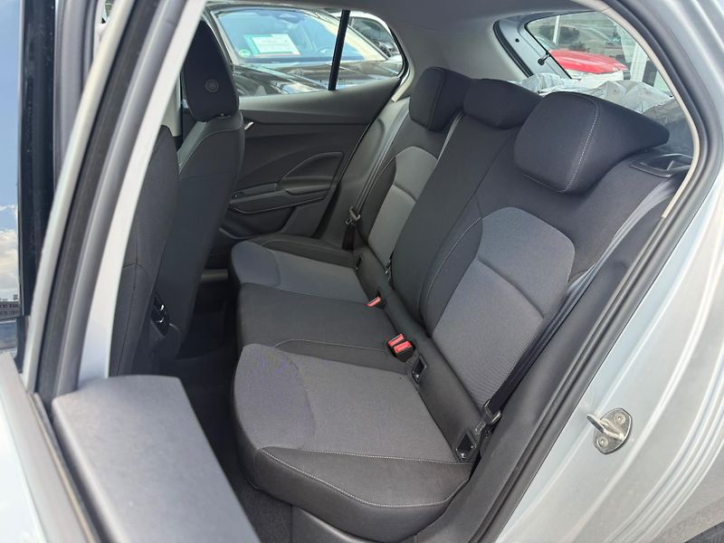 Škoda Fabia Selection 1.0 MPI 59kW - fotka 18 z 22