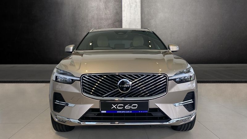 Volvo XC60 (2026) PLUS BRIGHT, B5 AWD, 184+10 kW - fotka 2 z 14