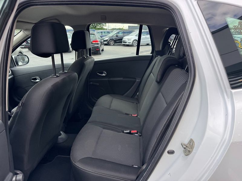 Renault Clio (2012) 1,2 55 KW Klima - fotka 13 z 28