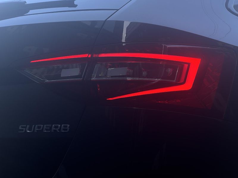Škoda Superb (2018) III 2.0TDi MAN Style Kessy RZV - fotka 41 z 48