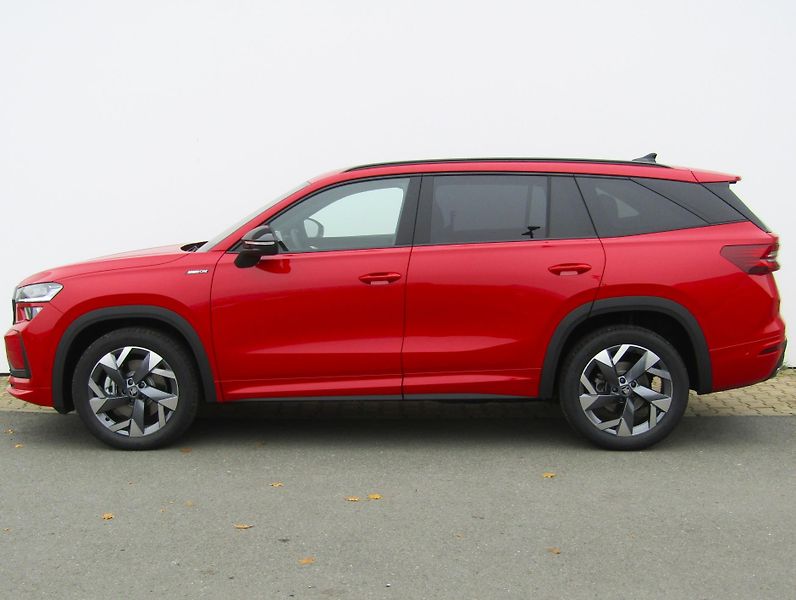 Škoda Kodiaq (2025) Sportline 2,0 TDI 4x4 DSG - fotka 3 z 30