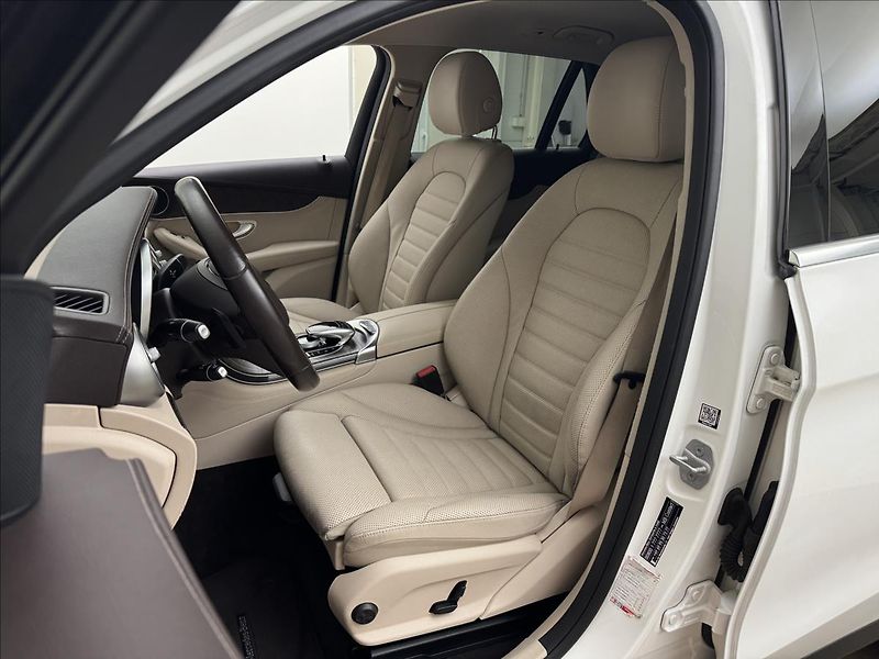 Mercedes-Benz GLC 2,1 OFFR PAK. VZDUCH EXCLUSIVE - fotka 36 z 51