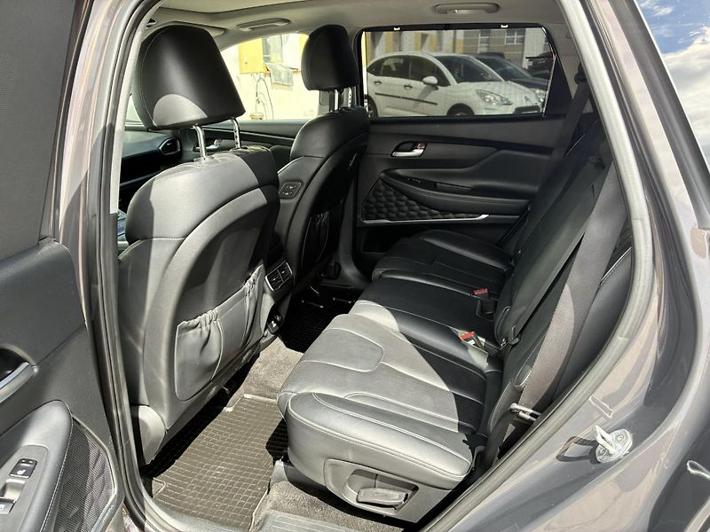 Hyundai Santa Fe 2.2 CRDi 148kW 8DCT AWD Premiu - fotka 9 z 24