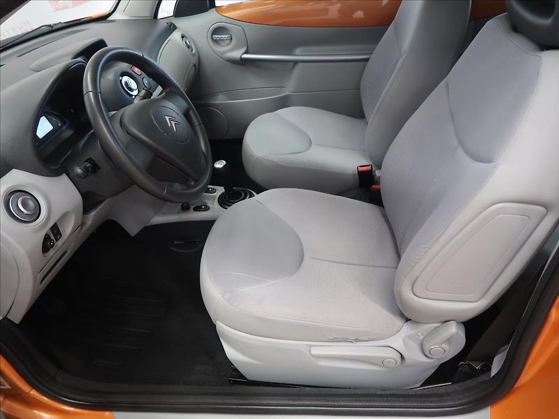 Citroën C3 1,4 i Pluriel - fotka 11 z 33